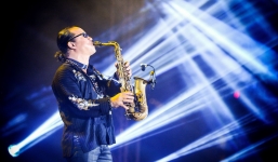 Nghệ sĩ saxophone Trần Mạnh Tuấn vẫn hôn mê sau ca phẫu thuật não lần 3