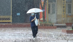 Bắc Bộ nắng nóng đến 35 độ C, chiều tối mưa rào và dông vài nơi 