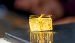 Giá vàng hôm nay 21/9: Tiếp đà lao dốc chạm đáy 