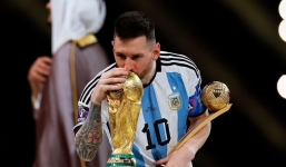 Áo choàng của Messi được thành viên quốc hội Oman hỏi mua với giá hàng triệu USD
