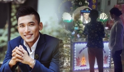 Xót xa hình ảnh đơn sơ trong tang lễ của soái ca 'Vì yêu mà đến' Phạm Hồng Hải Quân, nguyên nhân qua đời được hé lộ