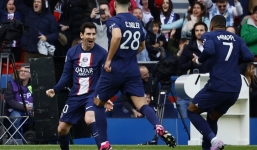 Lập siêu phẩm phút bù giờ giúp PSG thắng nghẹt thở, Messi đạt nhiều thành tích ấn tượng