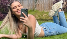 Mừng chiến thắng 7 sao, fan cuồng Liverpool lập tức giảm giá 50% ảnh 'mát mẻ'