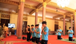 U22 Việt Nam đi chùa cầu may, tĩnh tâm trước khi bước vào hành trình bảo vệ HCV SEA Games