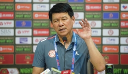 HLV Vũ Tiến Thành lại than trách trọng tài