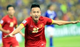 Gạt nỗi buồn không được ra sân, Công Phượng video call giúp đàn anh chữa trị chấn thương 