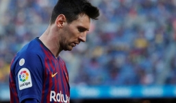 Lập siêu phẩm rê bóng qua 5 cầu thủ, Messi vẫn chẳng thèm ăn mừng vì nỗi buồn cúp C1