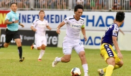 Cầm trịch tuyến giữa, Tuấn Anh thăng hoa trong cuộc 'nội chiến' ĐT Việt Nam 