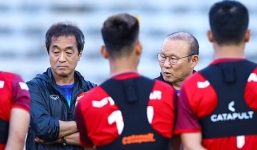 Nhìn cầu thủ thân nhau như anh em, HLV Park Seo ca ngợi sự đoàn kết của ĐT Việt Nam