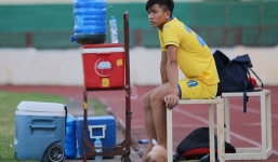 Mới nghỉ 3 tháng, Phan Văn Đức lại tiếp tục chấn thương dây chằng