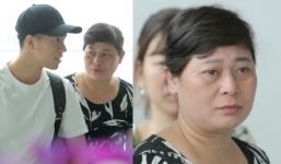 Nuốt nước mắt vào trong, mẹ Đình Trọng nghẹn ngào tiễn con trai đi phẫu thuật 