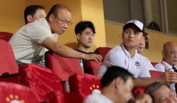 HLV Park Hang Seo trở lại Việt Nam, dành cho Quang Hải cử chỉ thân mật trên sân Hàng Đẫy