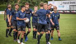 Công Phượng tươi như hoa trong ngày đầu tiên tập luyện cùng đồng đội tại Bỉ