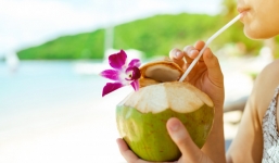 Uống nước dừa liên tục một tuần: Đẹp từ dáng đến da, công dung thần kỳ đến khó tin