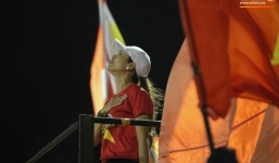 Nhuộm đỏ sân Thống Nhất, hàng nghìn CĐV cổ vũ U18 Việt Nam đánh bại Thái Lan