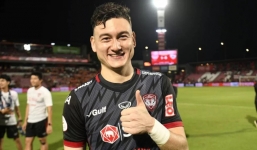 Đặng Văn Lâm cản phá trên vạch vôi giúp Muangthong United trở lại mạch chiến thắng