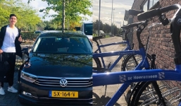 Được cấp xế hộp xịn, Đoàn Văn Hậu vẫn đạp xe đến sân tập CLB