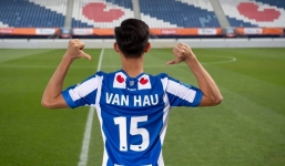 Được ra sân đá chính tại SC Heerenveen, Đoàn Văn Hậu trình diễn tuyệt kĩ làm nức lòng NHM 