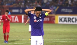 Văn Quyết bị treo giò hết V.League 2019 sau pha bóng gây tranh cãi