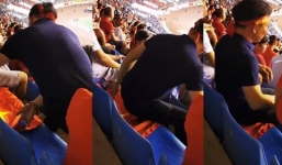 Phẫn nộ hình ảnh nam thanh niên ngồi lên lá cờ Tổ quốc trên SVĐ Mỹ Đình