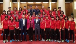 Đội tuyển nữ Việt Nam gặp mặt Chủ tịch Quốc hội Nguyễn Thị Kim Ngân