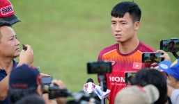 Bùi Tiến Dũng phản pháo cáo buộc cầu thủ Việt Nam ăn vạ, nghiệp dư của HLV Thái Lan 