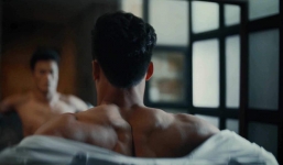 Tương lai bất định, Bùi Tiến Dũng khoe body 'cực phẩm' với dòng trạng thái đầy ẩn ý 