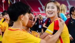 Nữ cầu thủ xinh như hot girl của Trung Quốc bị cấm thi đấu nửa năm vì tô son môi