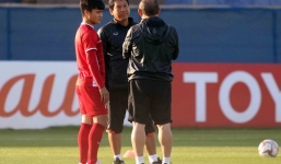 Cầu thủ Hà Nội FC khiến thầy Park phiền lòng vì tập trung muộn