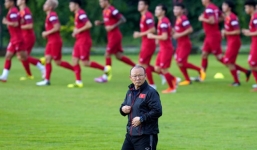 Điều khoản lạ trong hợp đồng khiến ĐT Việt Nam có thể mất HLV Park Hang Seo trước 3 năm