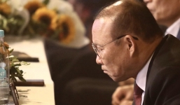 Bận tham dự sự kiện, HLV Park Hang Seo vẫn theo dõi U19 Việt Nam qua điện thoại