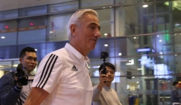 ĐT UAE đến Việt Nam lúc nửa đêm, chê sân bãi đội chủ nhà 