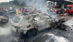 Xác định danh tính các nạn nhân trong vụ xe Mercedes tông liên hoàn xe máy ở Hà Nội