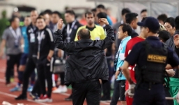 LĐBĐ Thái Lan muốn đuổi thẳng trợ lý HLV miệt thị thầy Park 