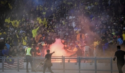 CĐV Malaysia gây bạo loạn, ĐT Việt Nam có thể nhận lợi thế lớn