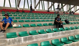 ĐT nữ Việt Nam đấu đại kình địch Thái Lan, khán đài có đúng 1 CĐV đến cổ vũ 