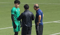 HLV Park Hang Seo gọi riêng Bùi Tiến Dũng để nói chuyện trước trận gặp Campuchia 