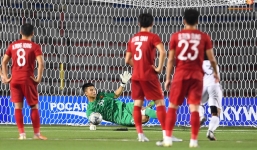 Lập công chuộc tội, Văn Toản xuất sắc cản phá quả penalty của cầu thủ Campuchia