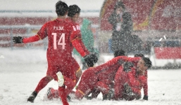 Siêu phẩm 'cầu vồng trong tuyết' của Quang Hải thất thế trong cuộc đua bình chọn của AFC