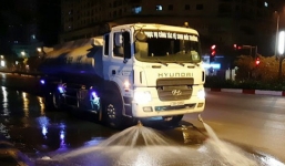 Hà Nội điều động 63 lượt xe rửa đường xuyên đêm để giảm ô nhiễm 