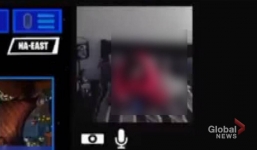 Người mẹ thẳng tay đánh đập con trai 14 tháng chỉ vì làm phiền khi đang chơi điện tử 