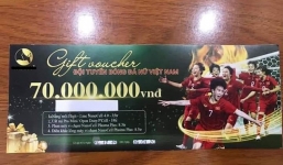 Xôn xao hình ảnh tuyển nữ Việt Nam được trao thưởng voucher phẫu thuật thẩm mĩ 