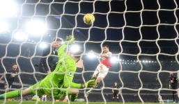 Kết quả Ngoại hạng Anh (2/1): M.U sảy chân trước Arsenal, hàng loạt ông lớn ngã ngựa