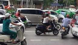 Từ 1/1/2020, dừng xe đột ngột giữa đường, rẽ không xi nhan sẽ bị xử phạt nặng