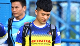 Mặc kệ thông tin bị loại, Đình Trọng vẫn tươi cười trong buổi tập của U23 Việt Nam 