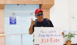 U23 Việt Nam đến Buriram, CĐV Thái Lan chào đón bằng biểu ngữ tiếng Việt 