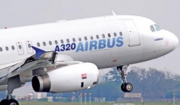 Máy bay Nga cháy động cơ khi chở 200 khách tới Việt Nam