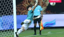 Đặng Văn Lâm trở lại xuất thần, 2 lần cản phá penalty khiến người Thái trầm trồ 