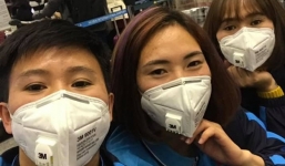 ĐT nữ Việt Nam xuất quân lúc nửa đêm, khẩu trang kín mít vì đại dịch Corona 