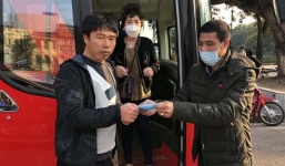 Hà Nội phát khẩu trang miễn phí phòng chống virus Corona 